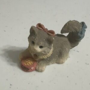 Enesco Priscilla Hillman Tiffany Kitty Cat Resin Figurine Vintage‎ 1997 Grey